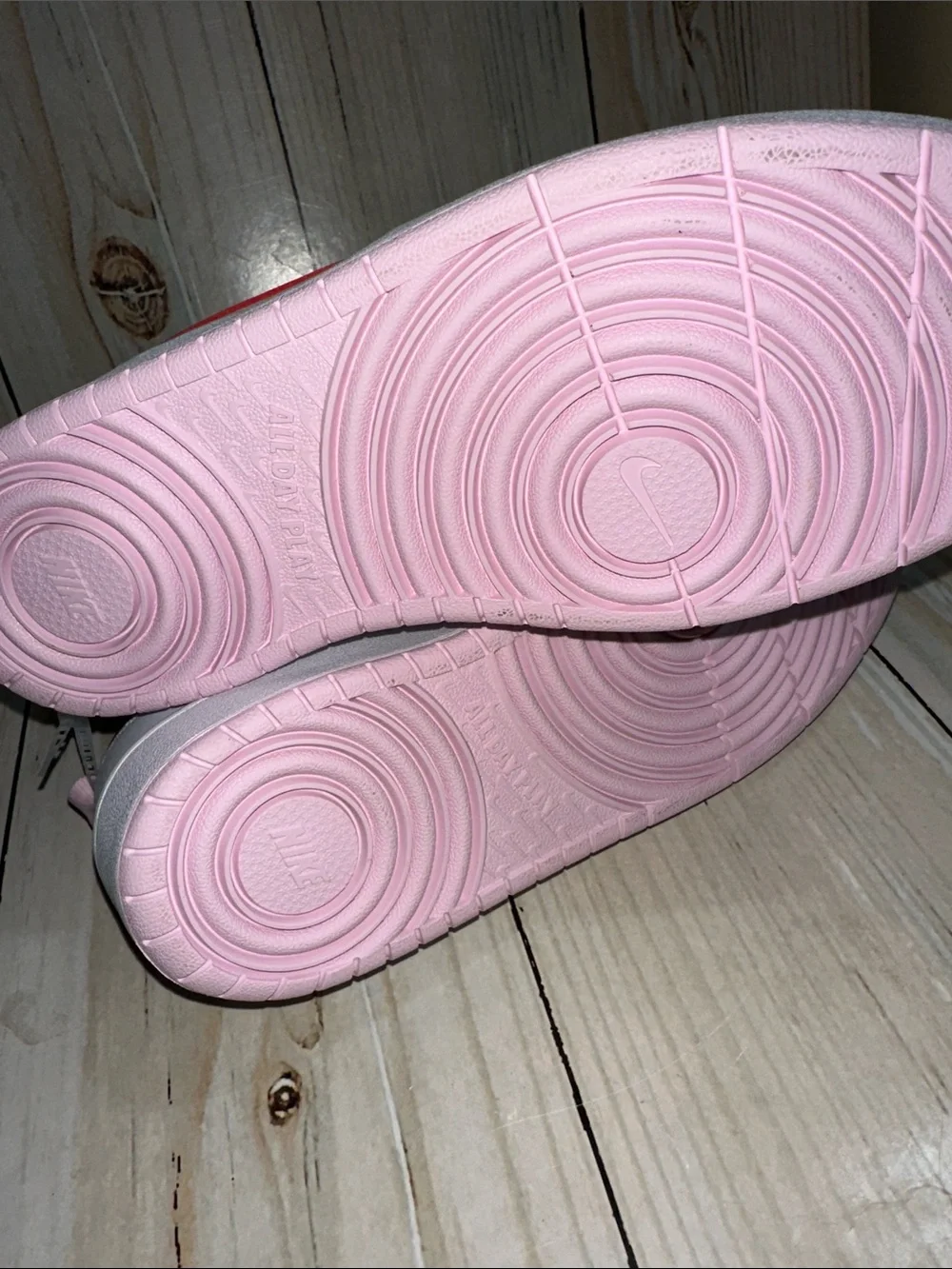 Nike White Sneakers with Maroon Swoosh and Pink Heel Tab